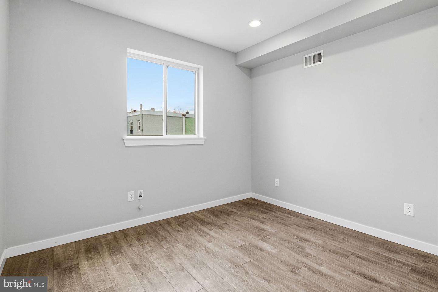 1905 E Harold St Property Photo 8