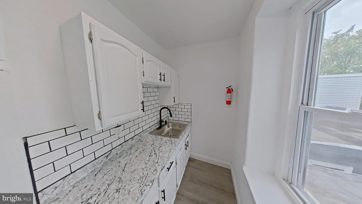 2438 N 20th St #3 Property Photo 4