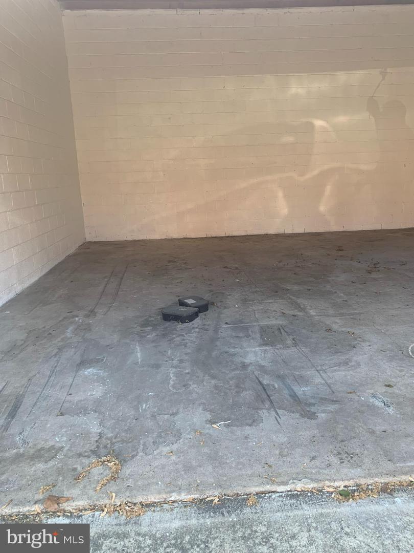 6435-39 Palmetto St Property Photo 2