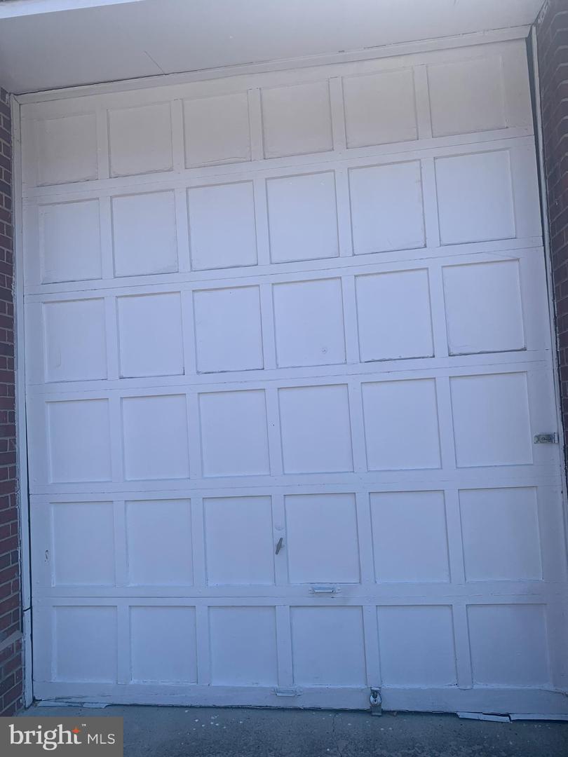 6435-39 Palmetto St Property Photo 4