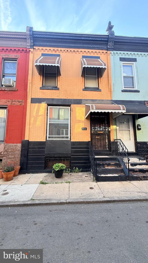 1616 N Dover St Property Photo 1
