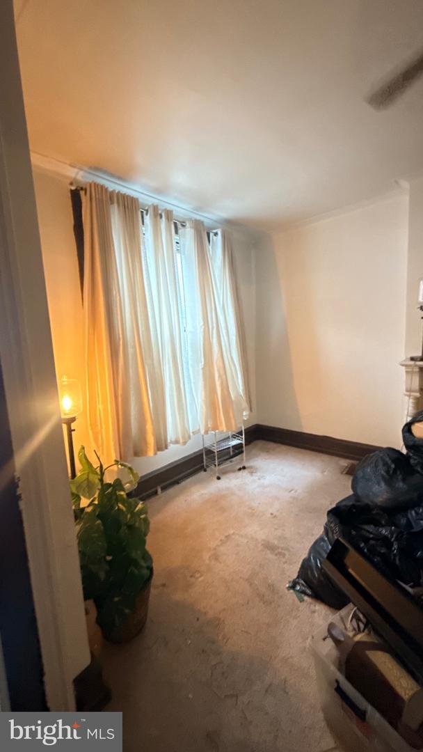 1616 N Dover St Property Photo 3