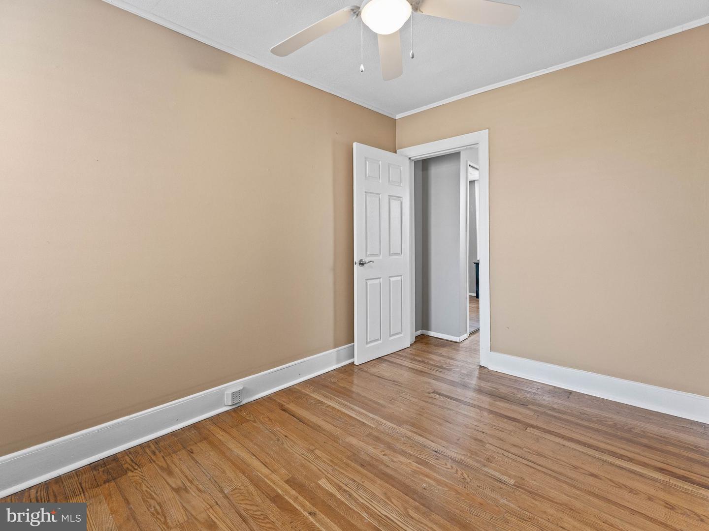 2325 E Sergeant St Property Photo 26