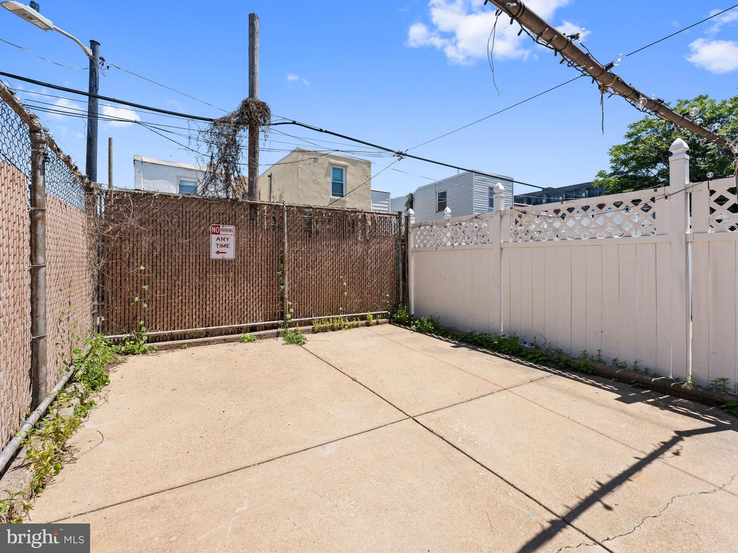2325 E Sergeant St Property Photo 32