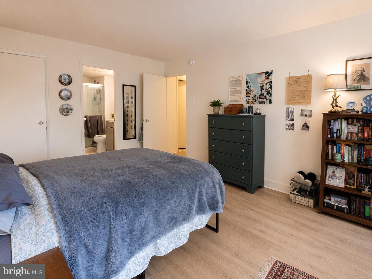 224-30 W Rittenhouse Sq #401 Property Photo 5