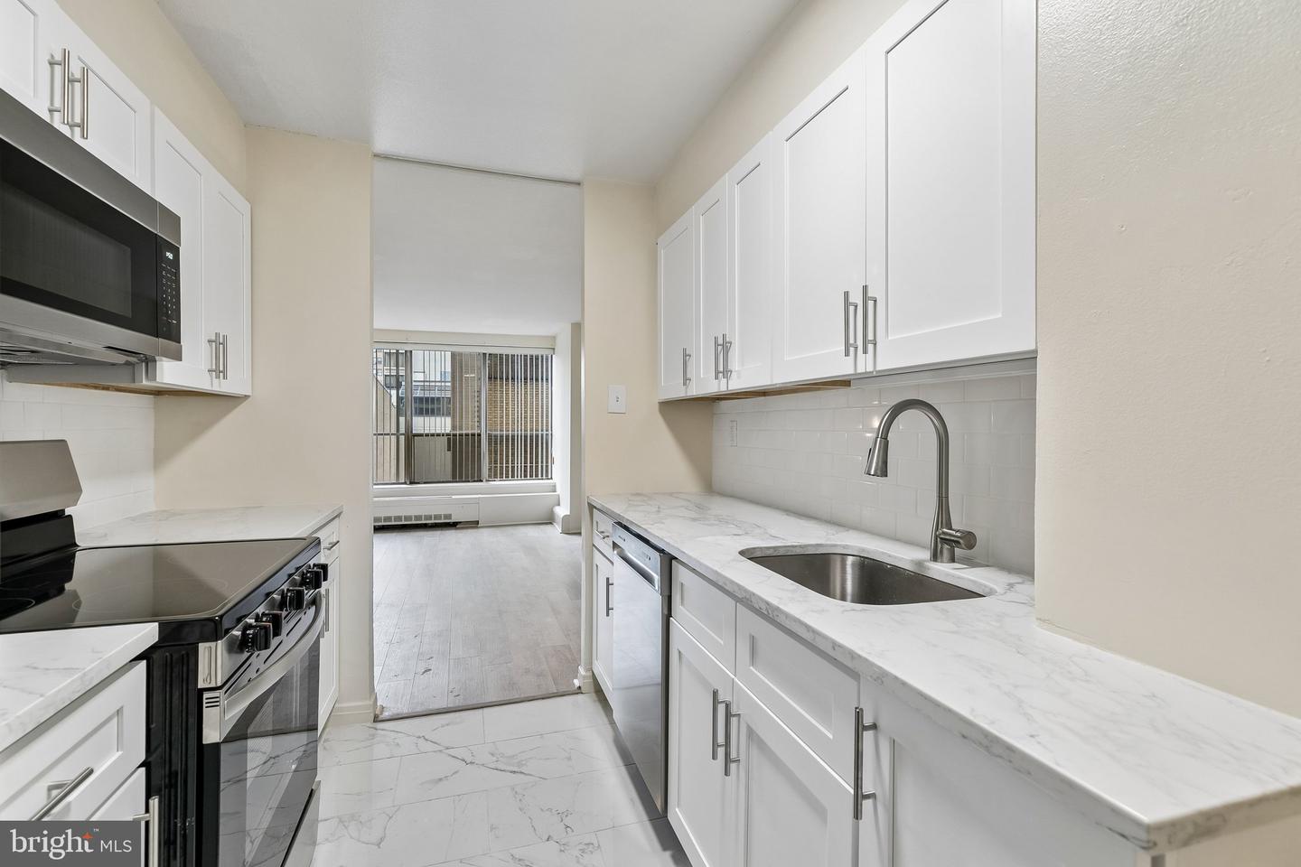 224-30 W Rittenhouse Sq #401 Property Photo 6