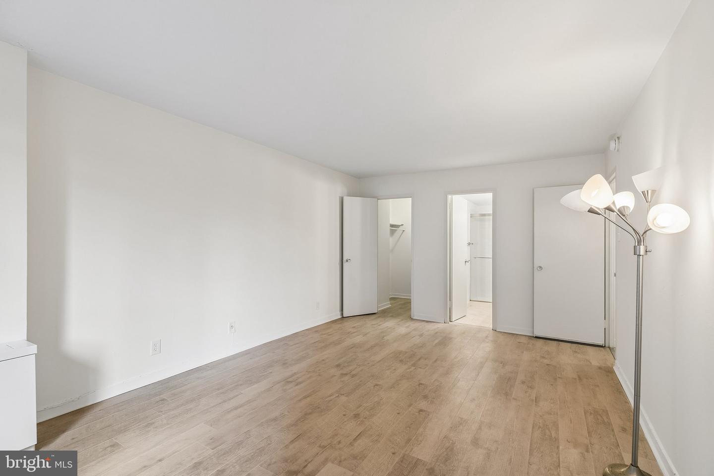224-30 W Rittenhouse Sq #401 Property Photo 8