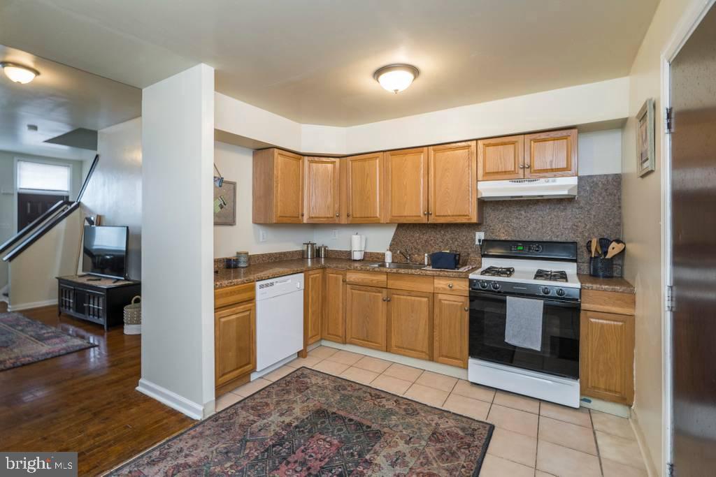 1619 W Master St Property Photo 7