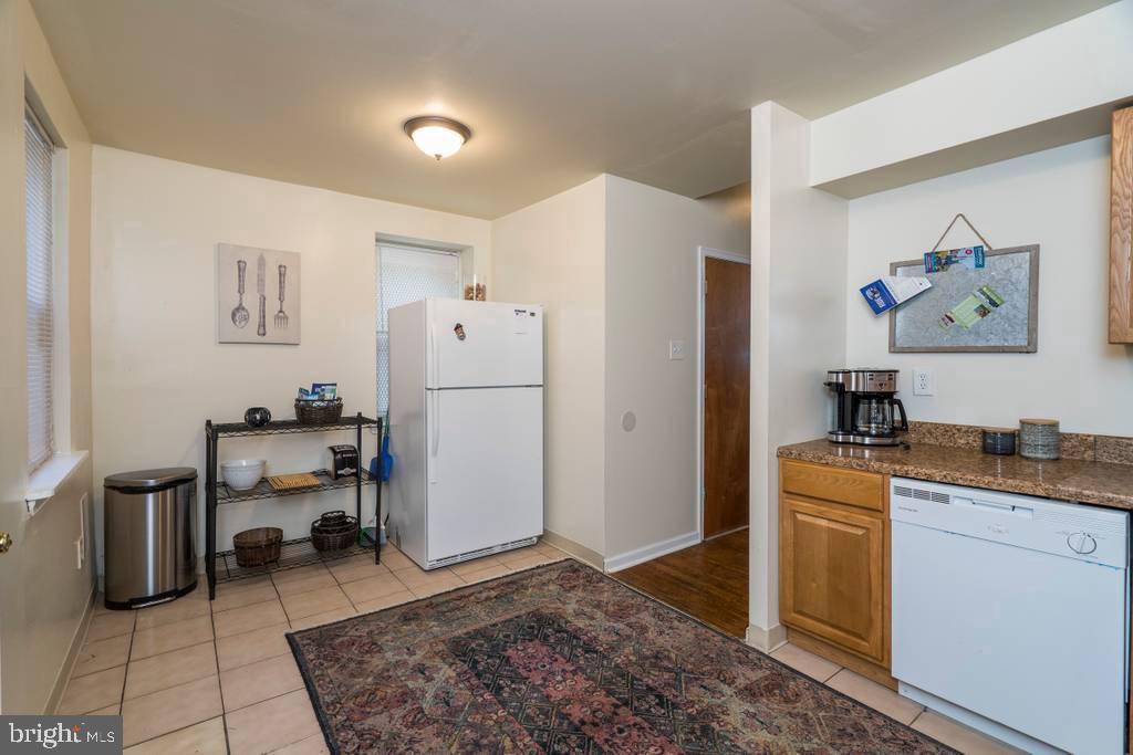 1619 W Master St Property Photo 8