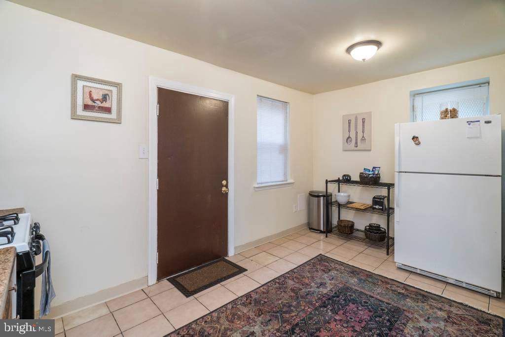 1619 W Master St Property Photo 9