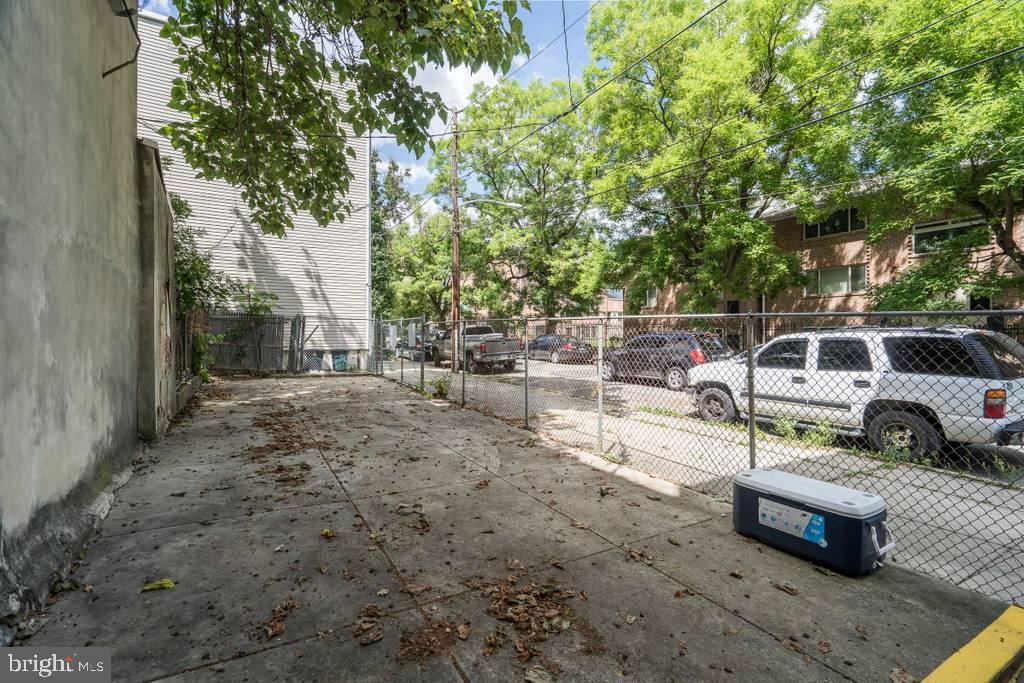 1619 W Master St Property Photo 19
