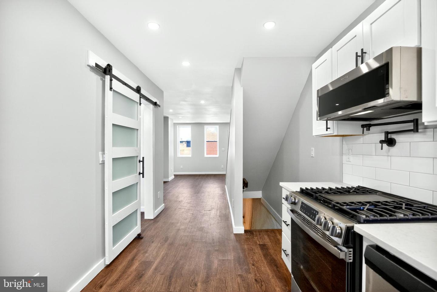 1230 S Harmony St Property Photo 13