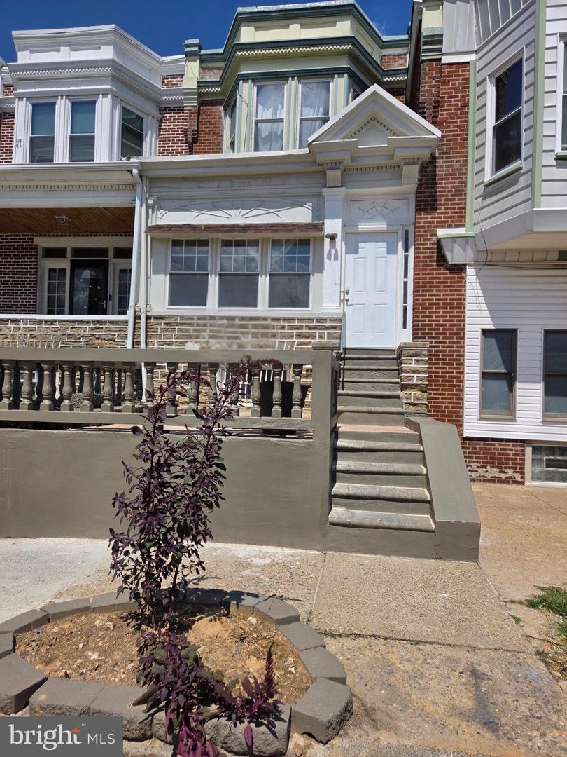 229 E Rockland St Property Photo 1