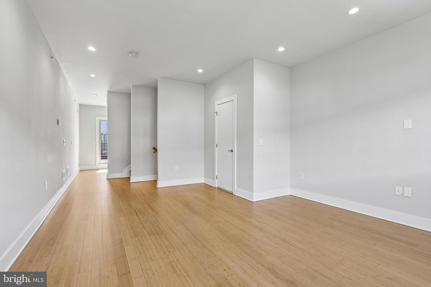 412 N Front St #21 Property Photo 3