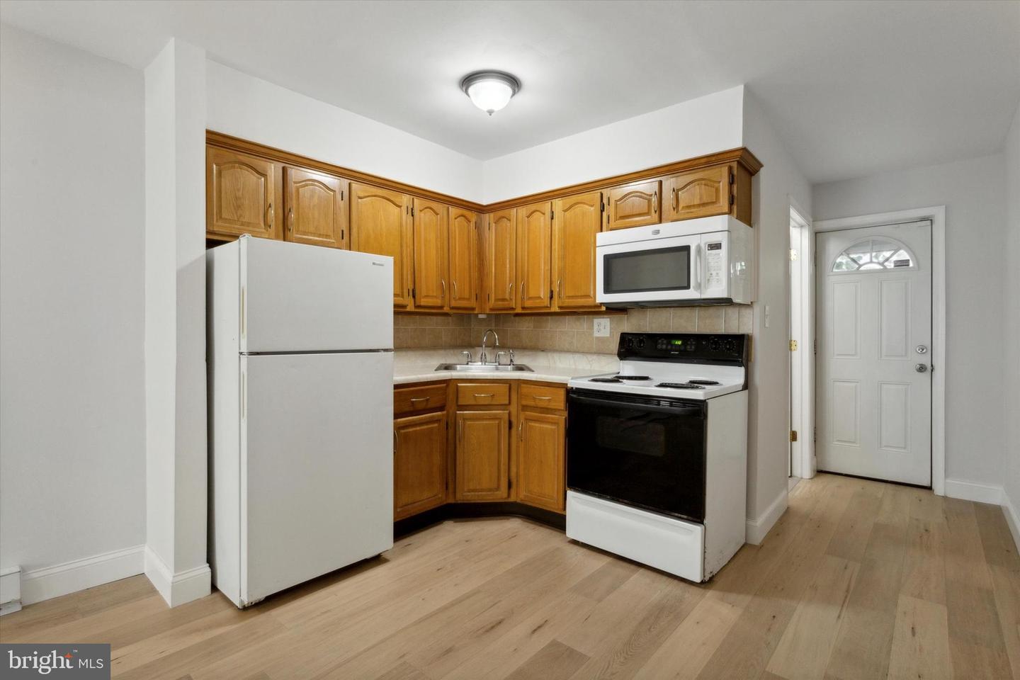 2143 E Albert St Property Photo 6