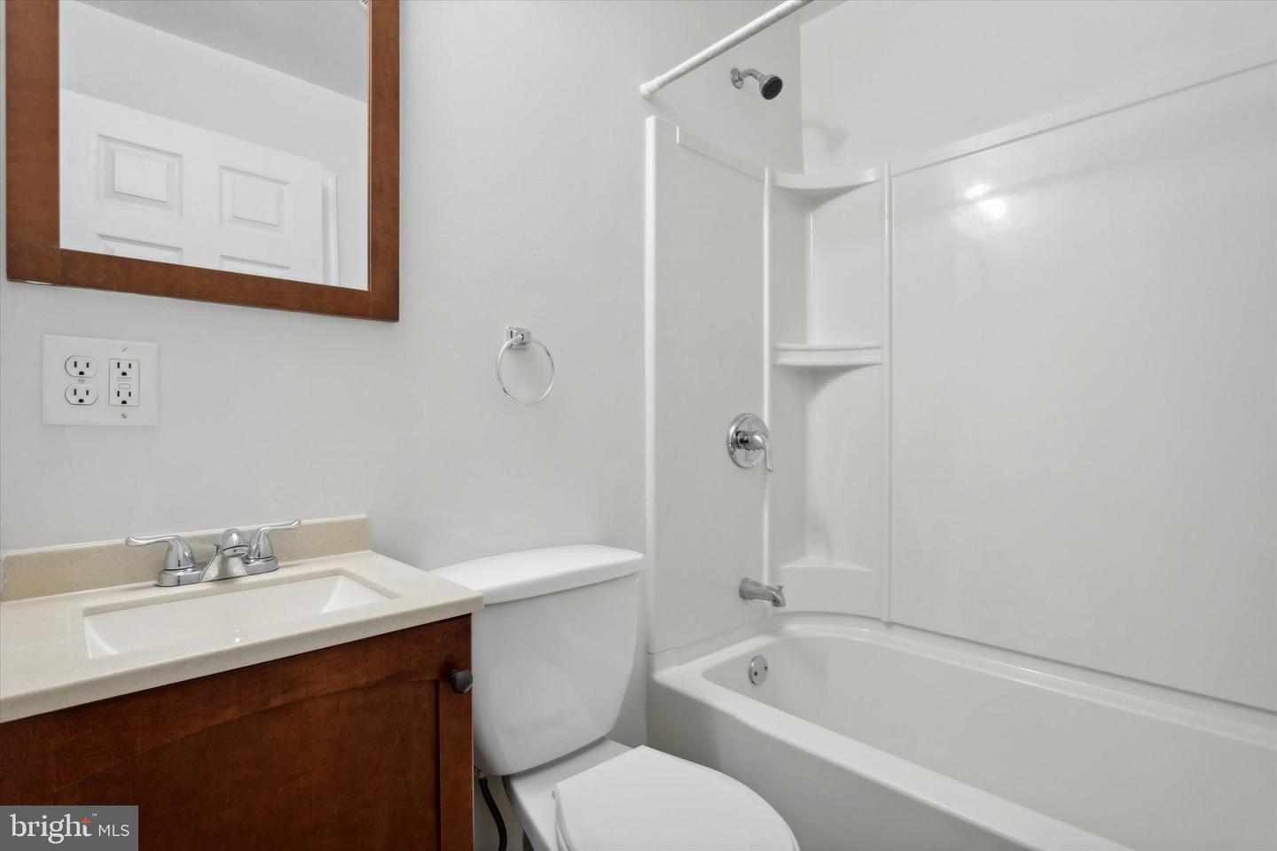 2143 E Albert St Property Photo 7