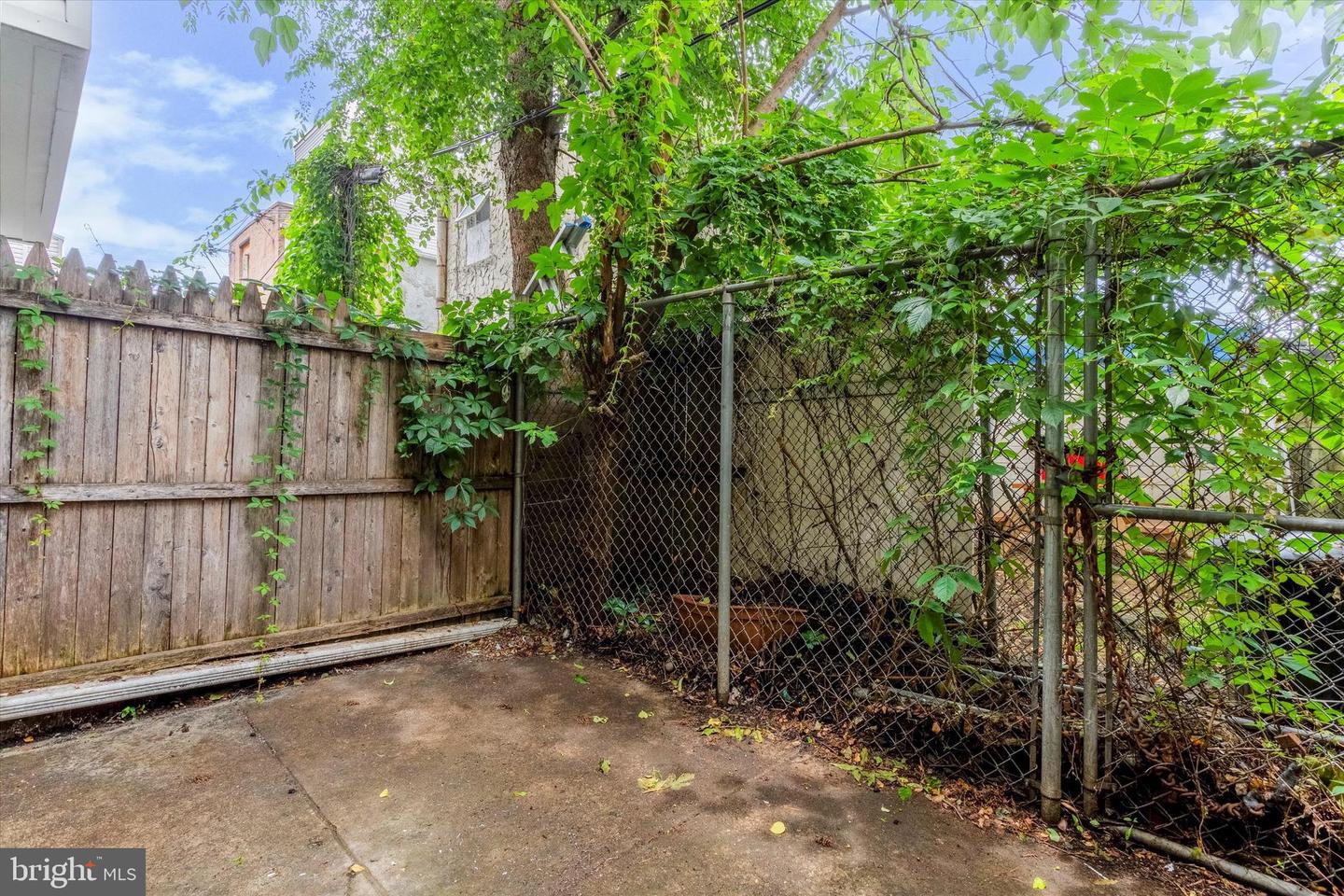 2143 E Albert St Property Photo 14