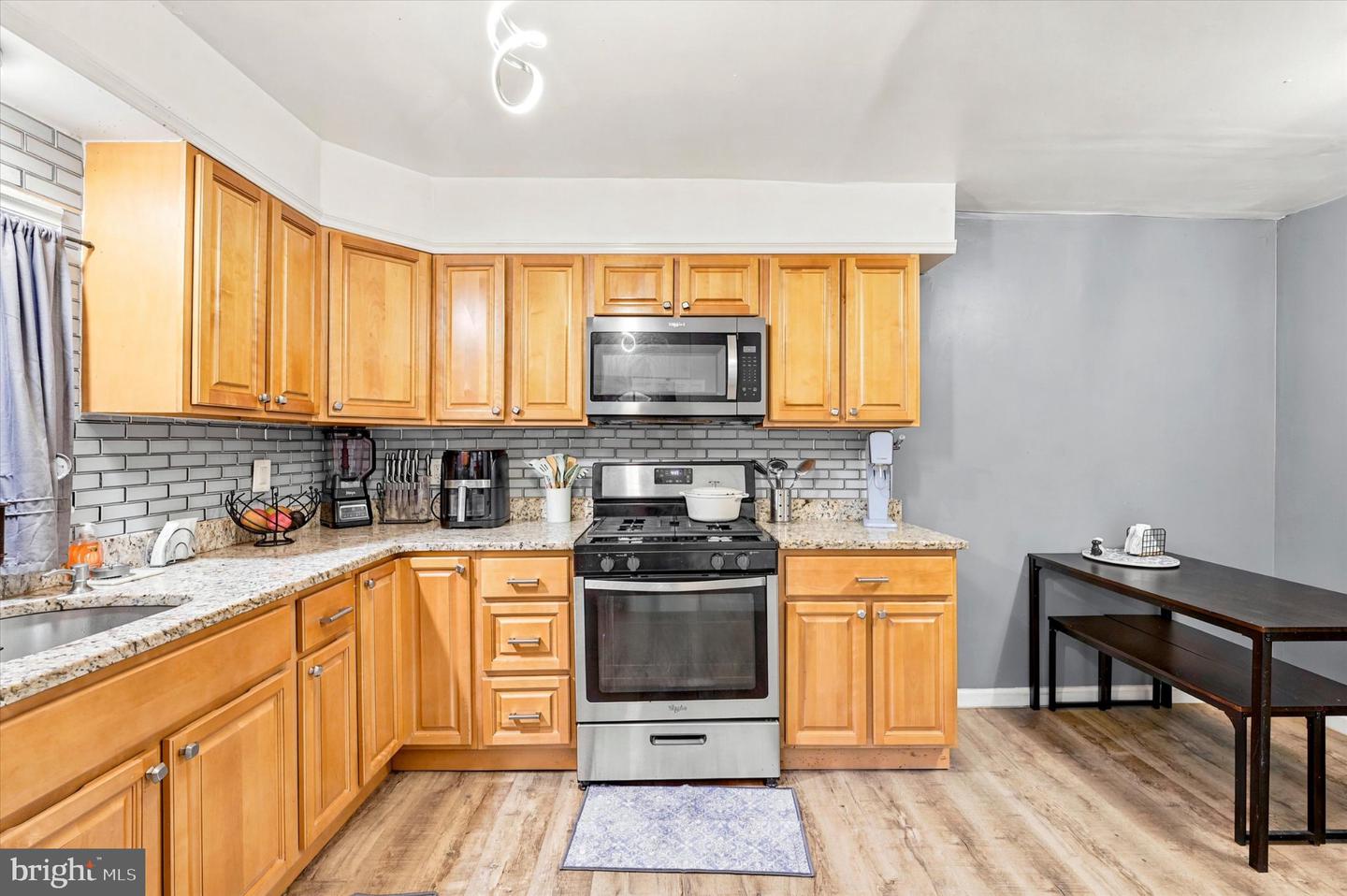 1326 Steinber St Property Photo 18