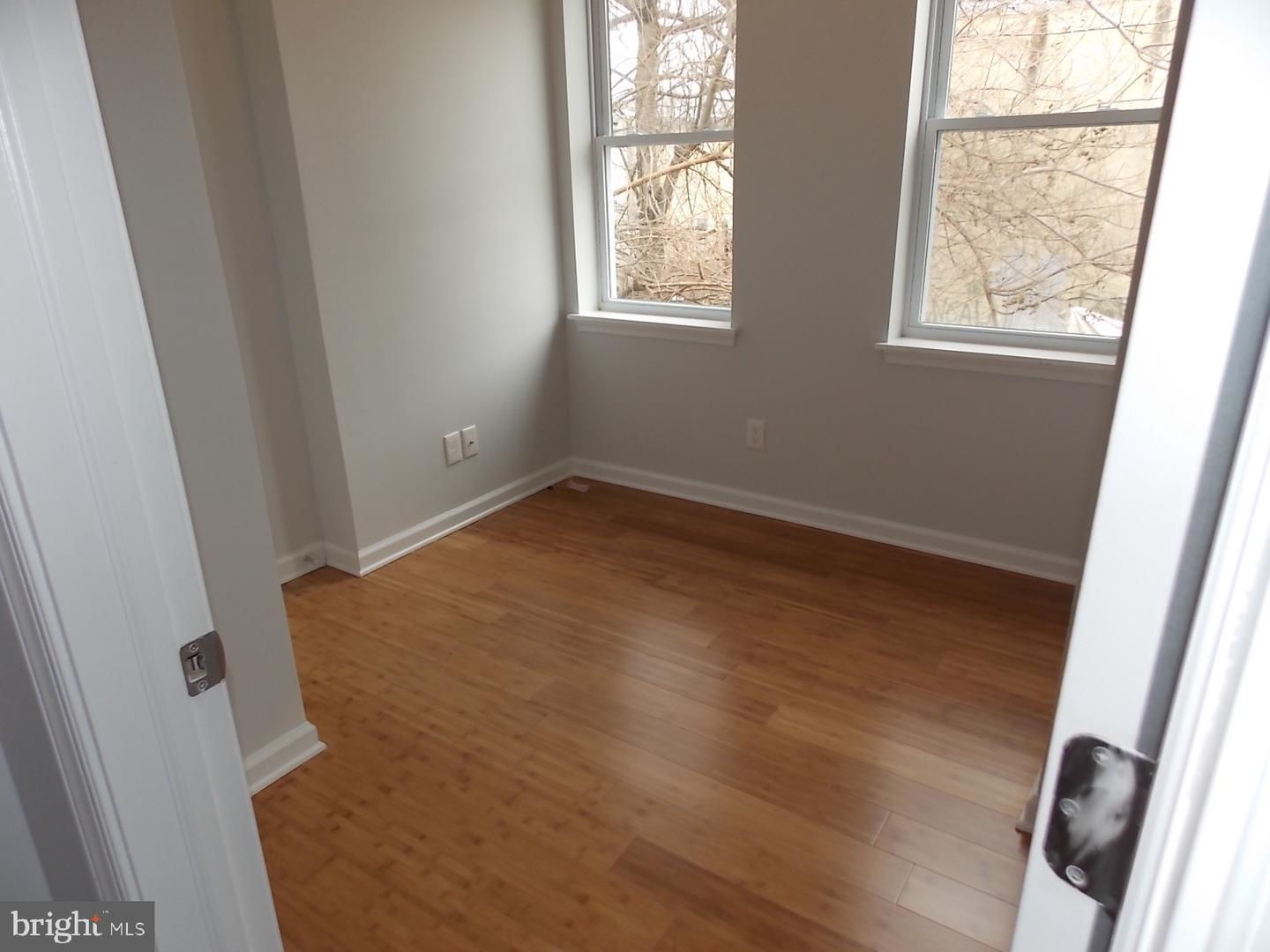 2617 W Montgomery Ave Property Photo 4