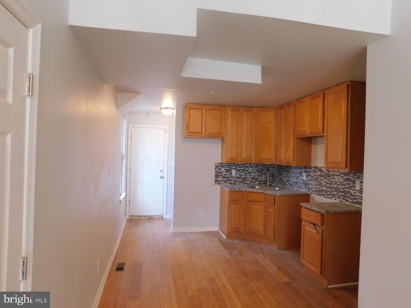 2943 W Diamond St Property Photo 1