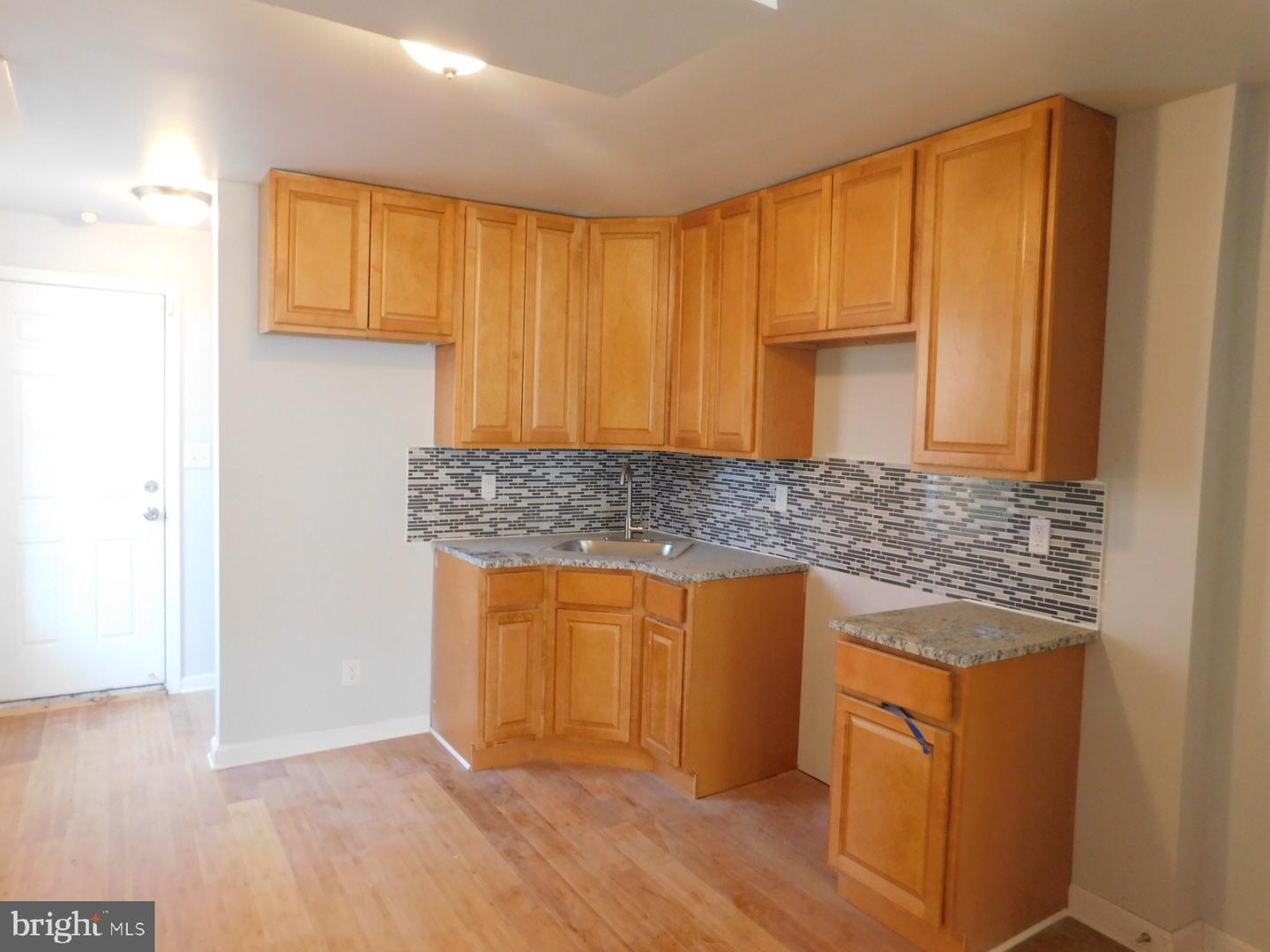 2943 W Diamond St Property Photo 2