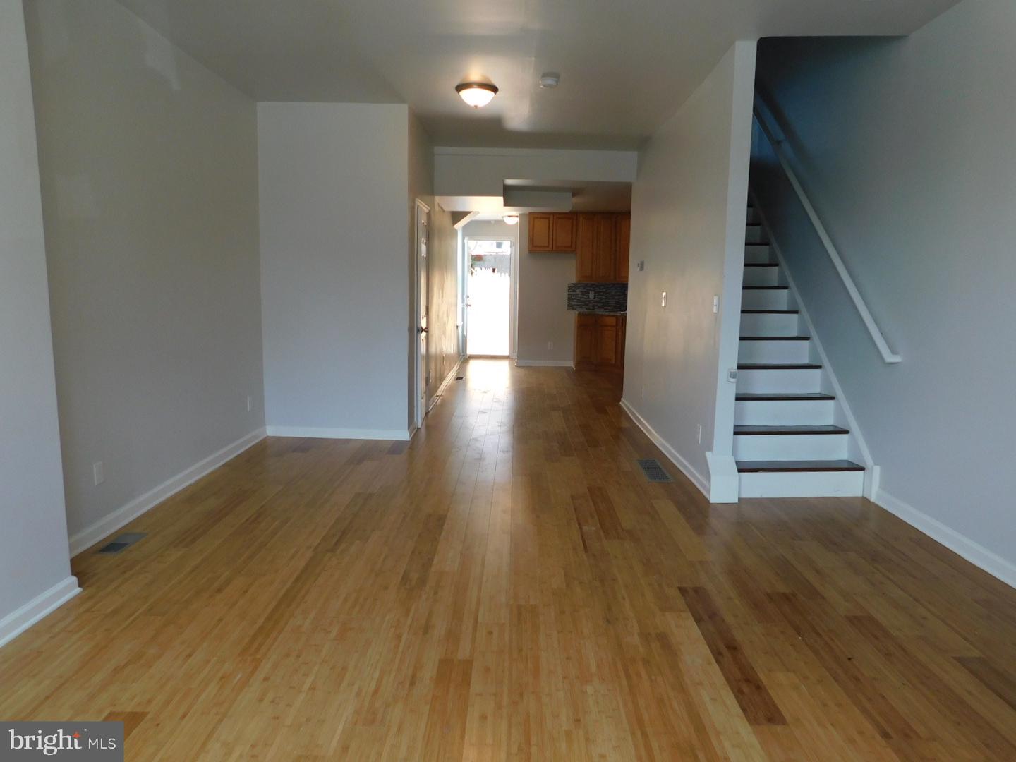2943 W Diamond St Property Photo 5