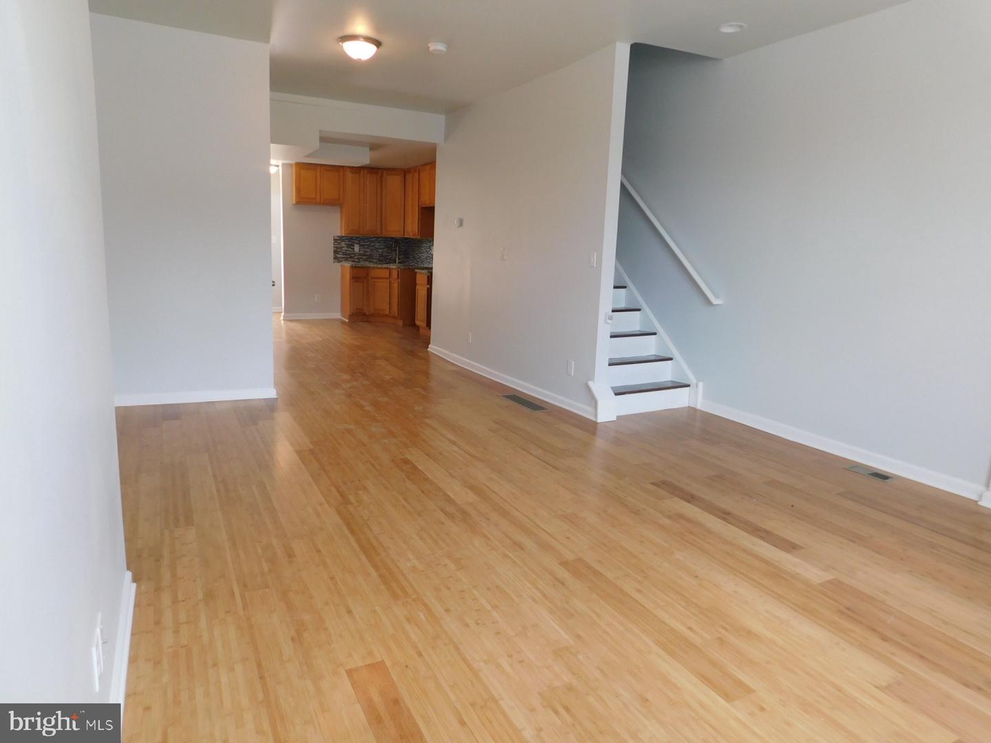 2943 W Diamond St Property Photo 6