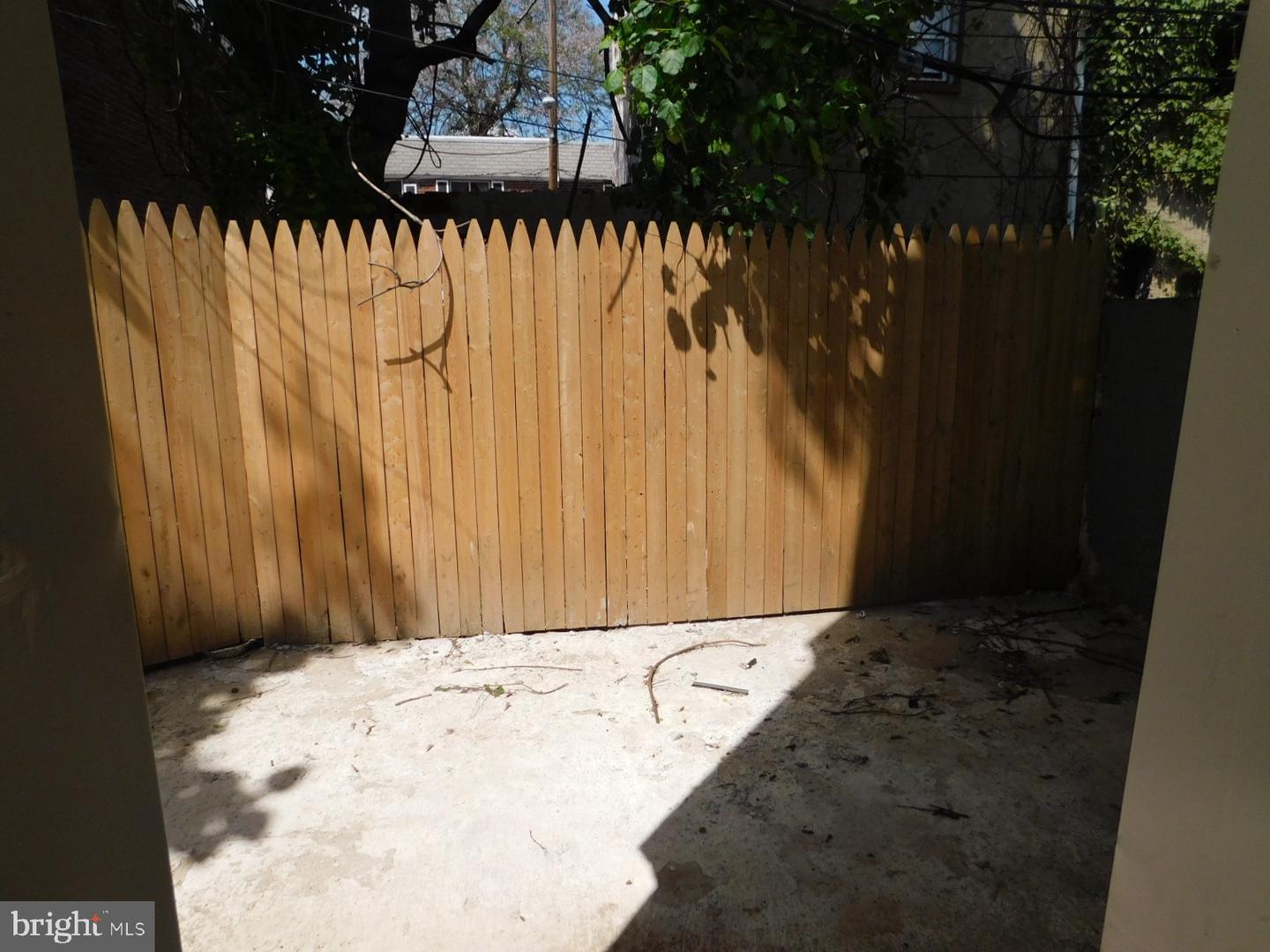 2943 W Diamond St Property Photo 7