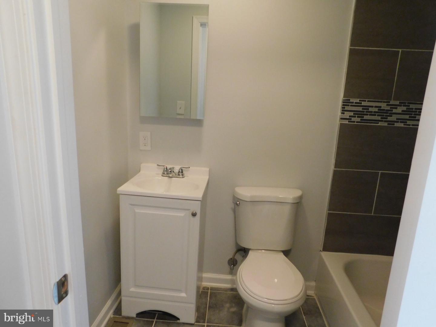 2943 W Diamond St Property Photo 12