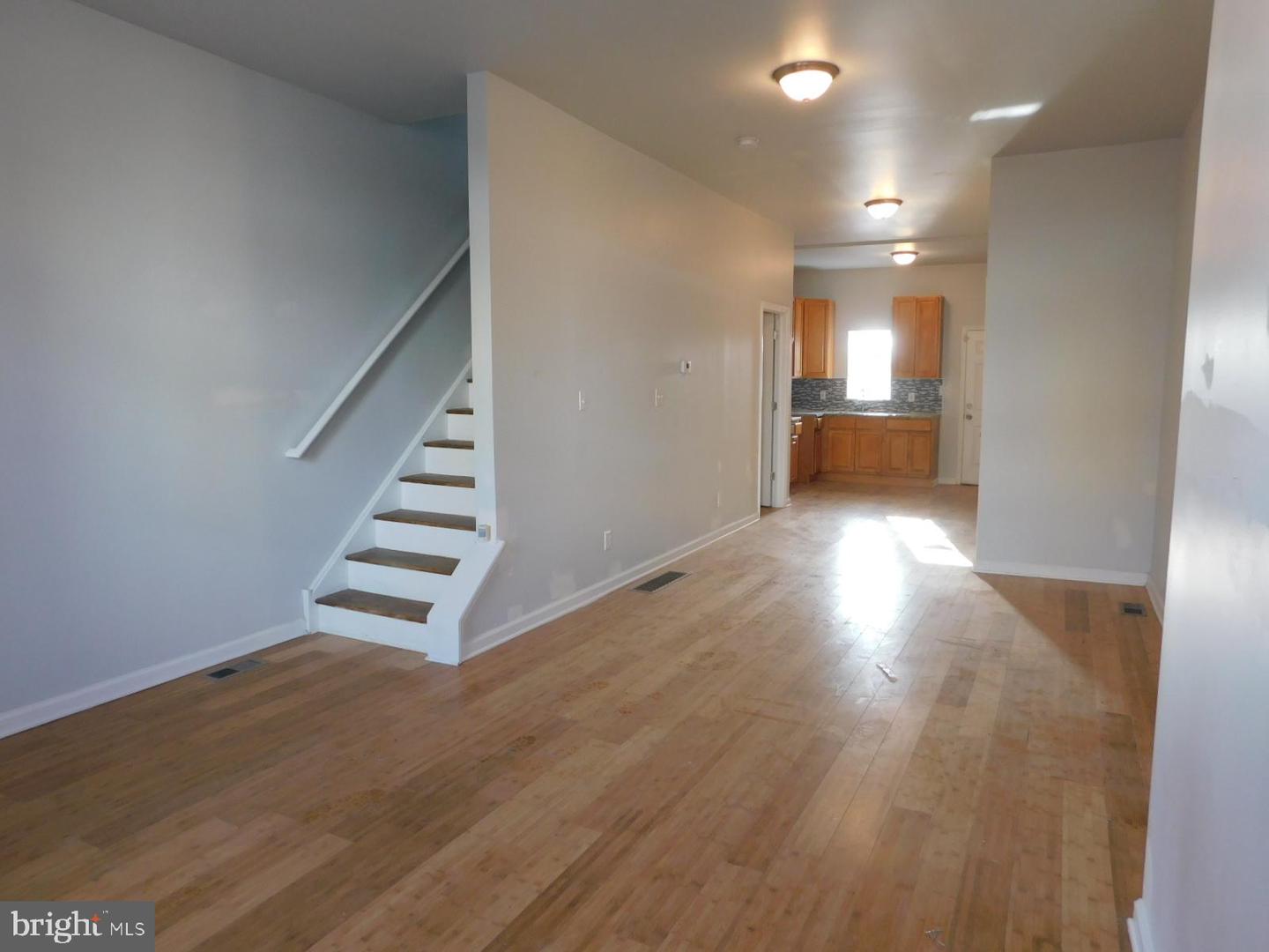 3038 Clifford St Property Photo 2