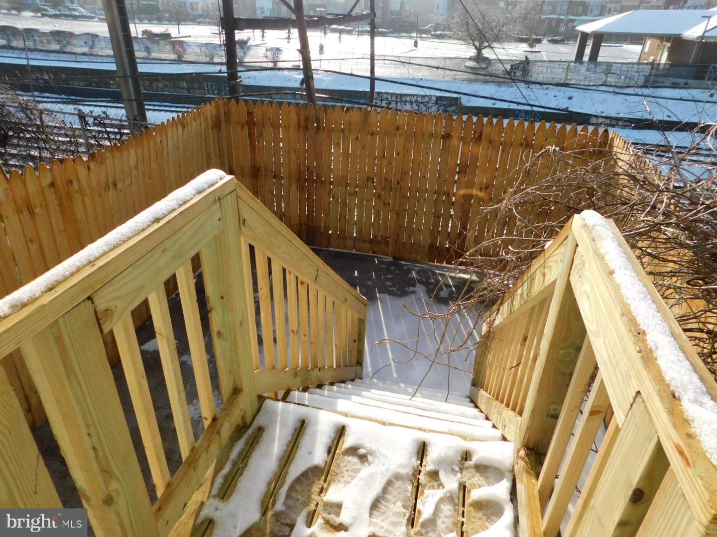 3038 Clifford St Property Photo 4