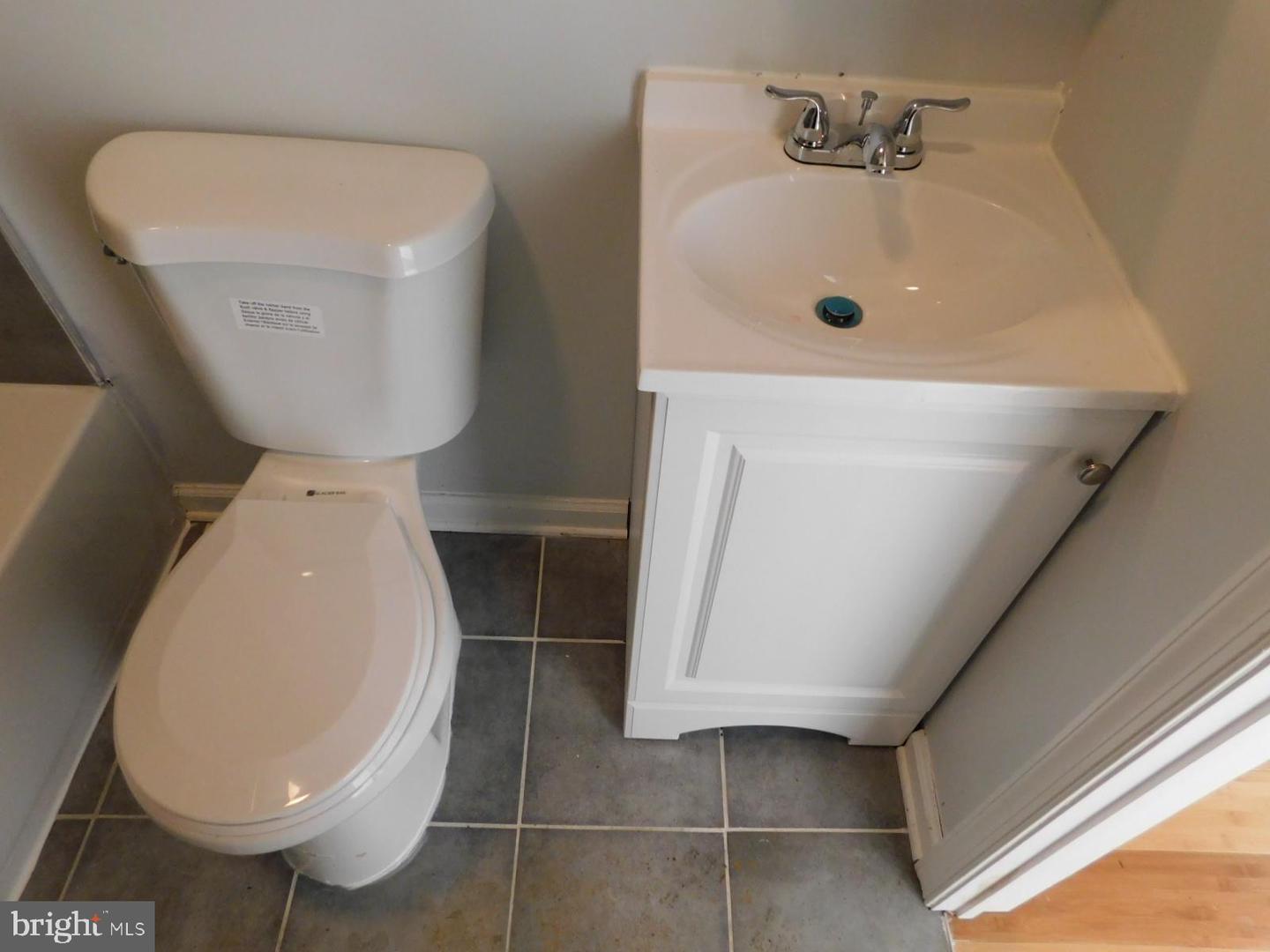 3038 Clifford St Property Photo 7