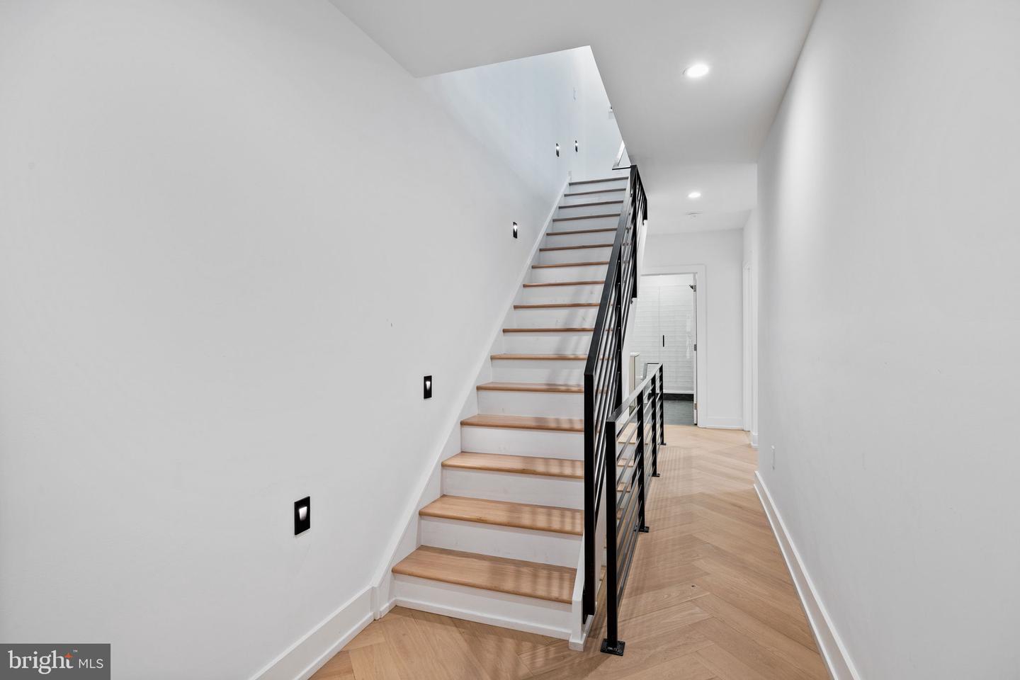 706 Latona St #f Property Photo 2
