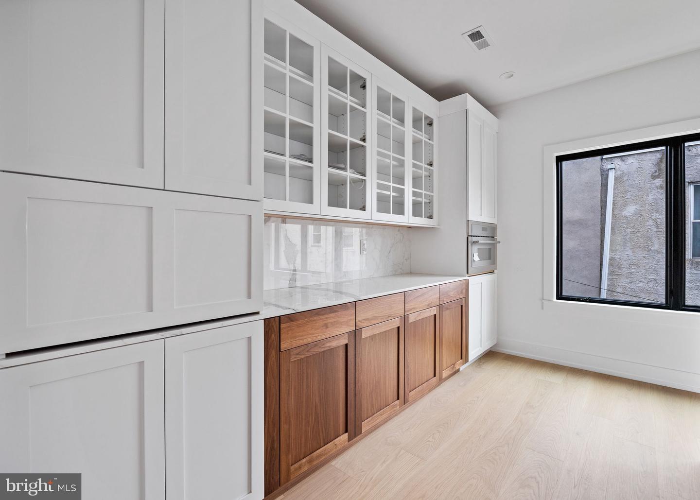 706 Latona St #f Property Photo 4