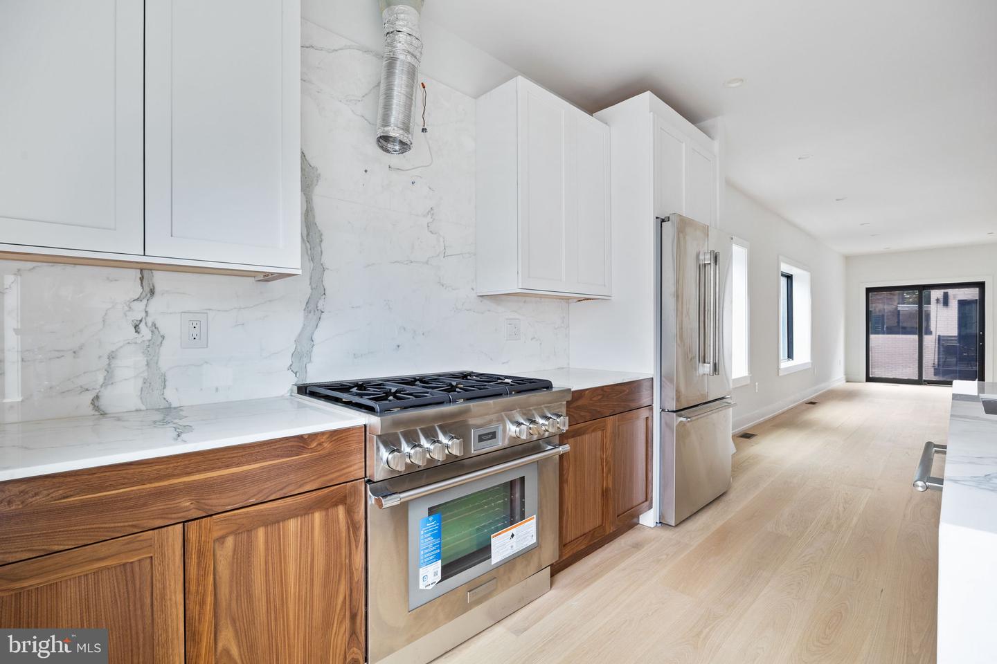 706 Latona St #f Property Photo 6