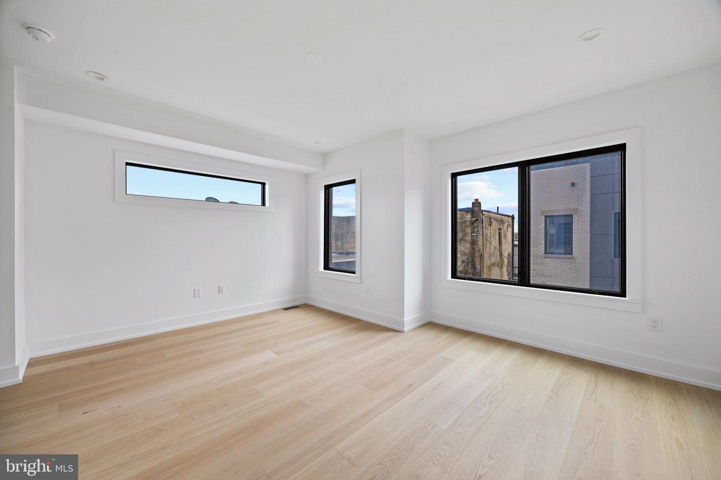 706 Latona St #f Property Photo 16