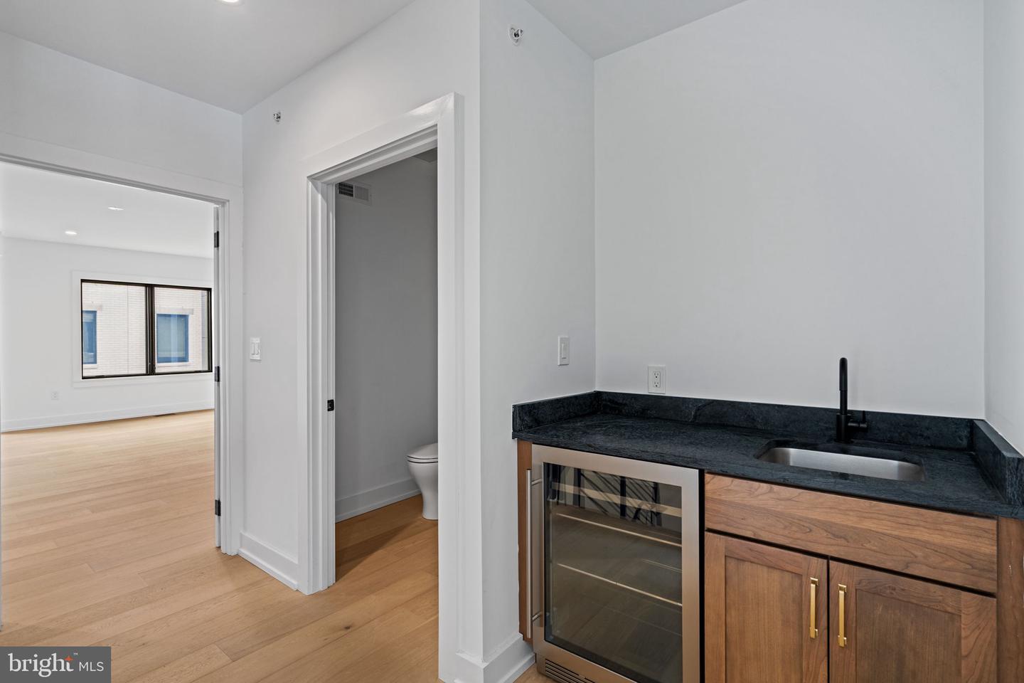 706 Latona St #g Property Photo 18