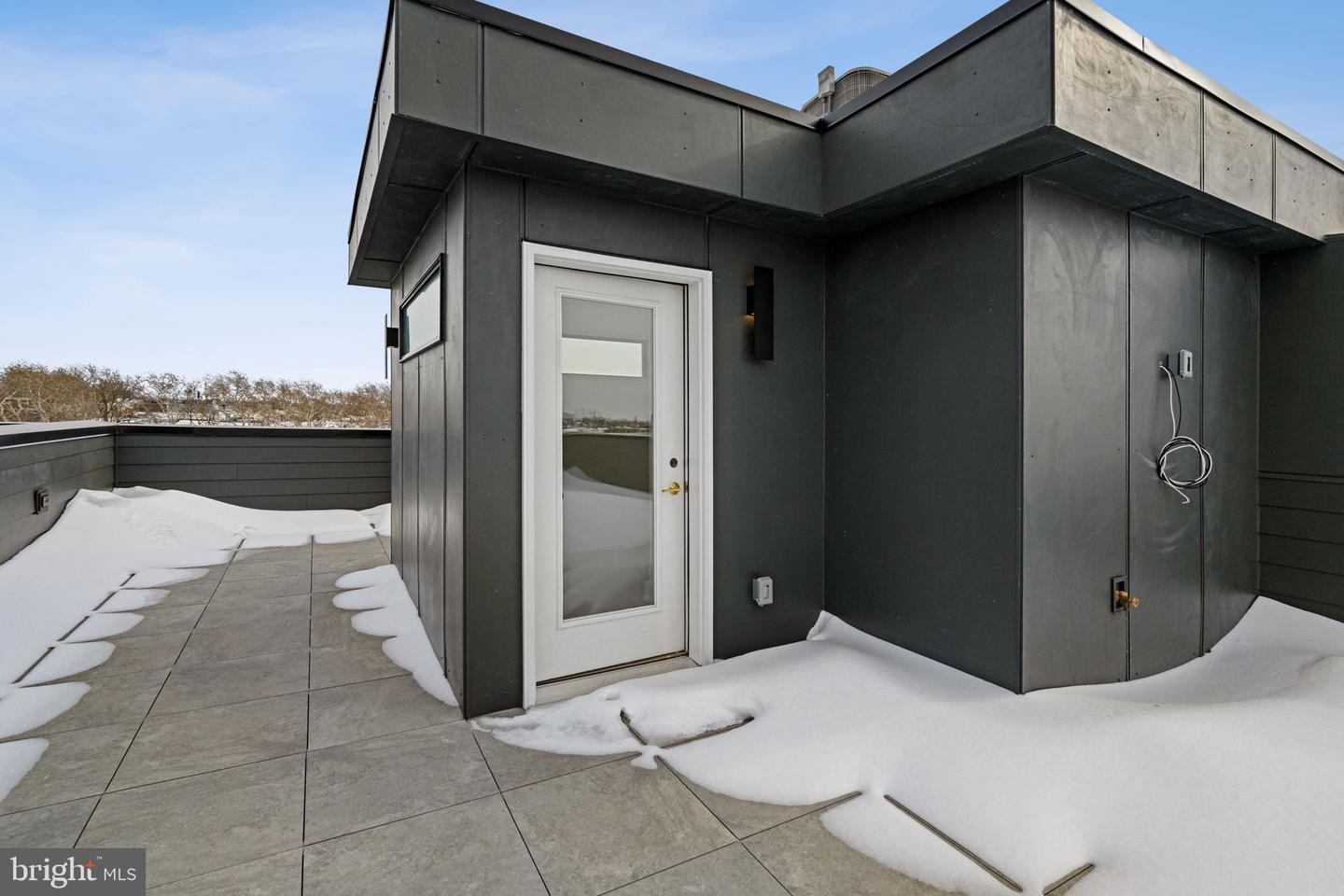 706 Latona St #g Property Photo 24