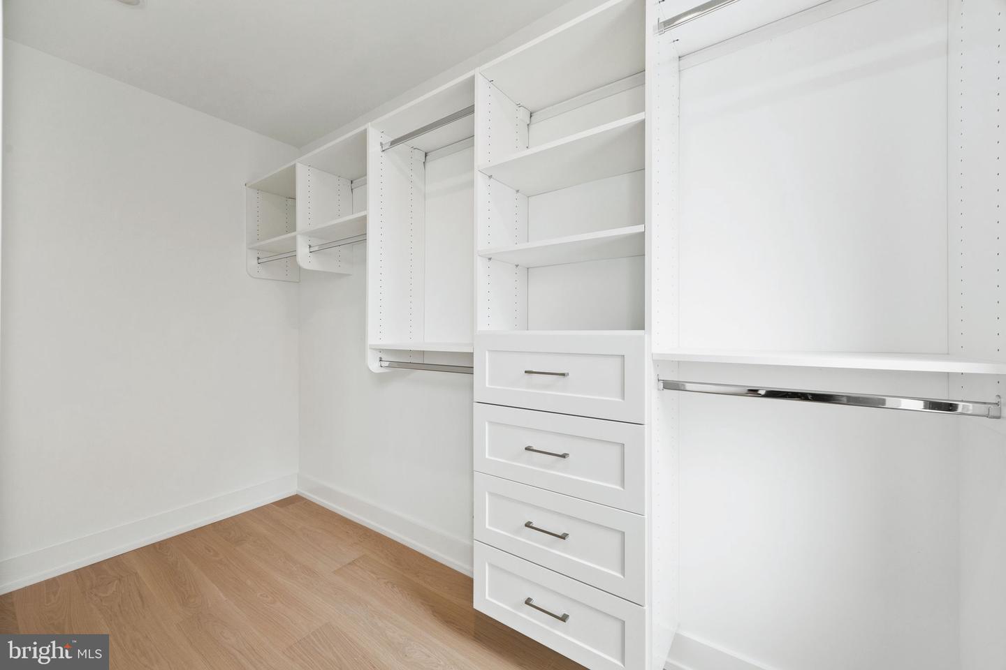 706 Latona St #j Property Photo 20