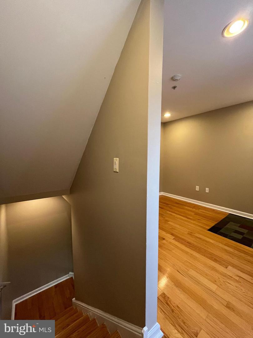 1027-31 N 4th St #h Property Photo 3