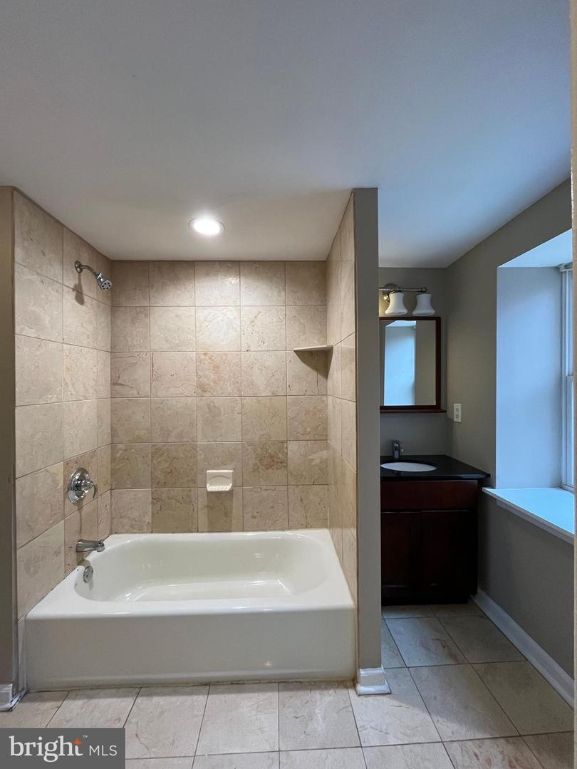 1027-31 N 4th St #h Property Photo 8