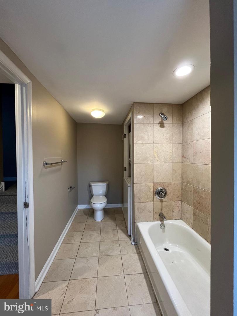1027-31 N 4th St #h Property Photo 10