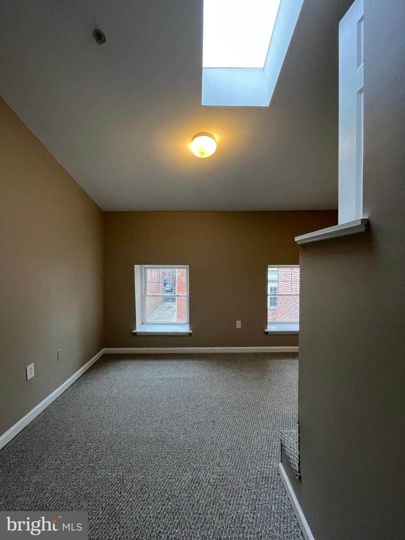 1027-31 N 4th St #h Property Photo 16
