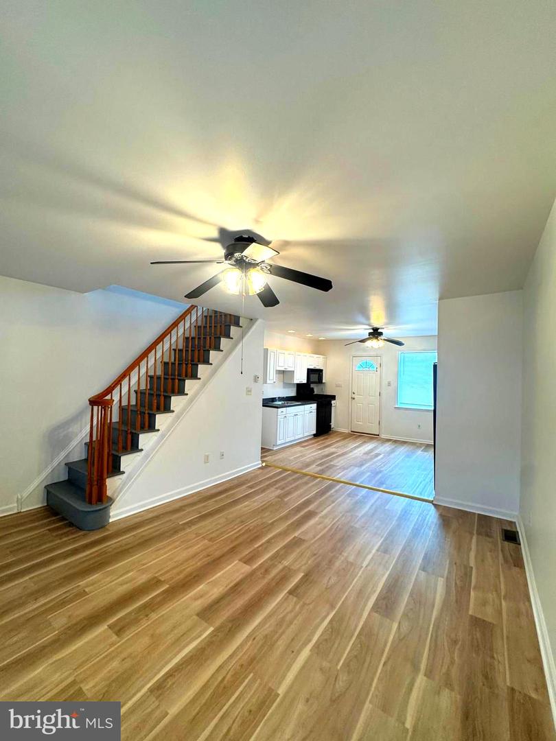 2731 S Fairhill St Property Photo 3