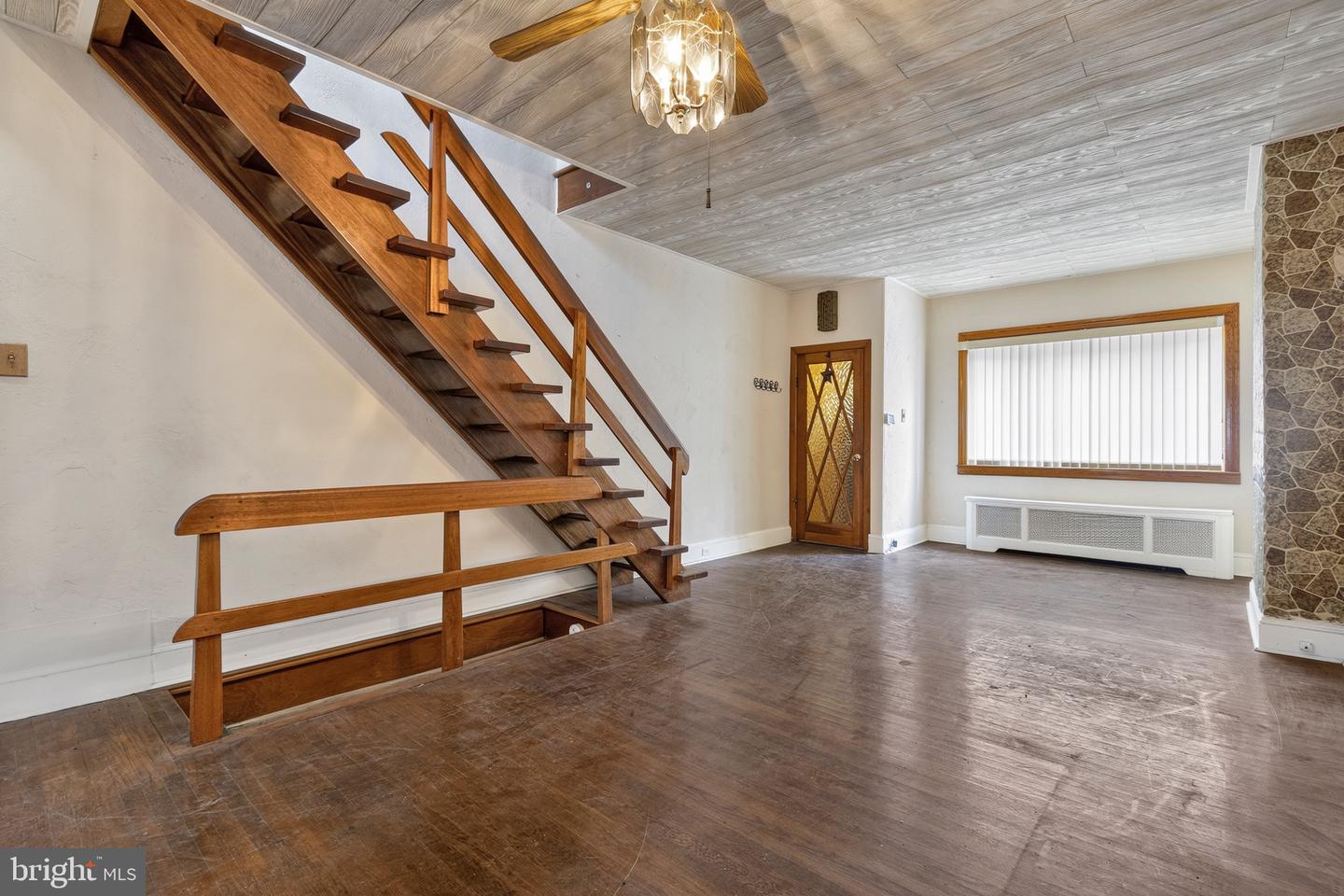 1808 Tree St Property Photo 4