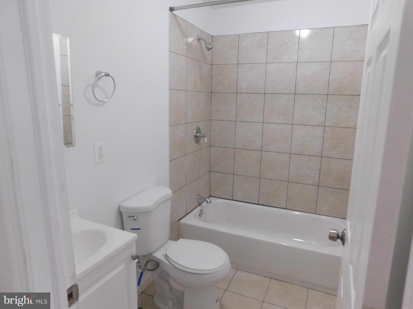 433 N 50th St Property Photo 10