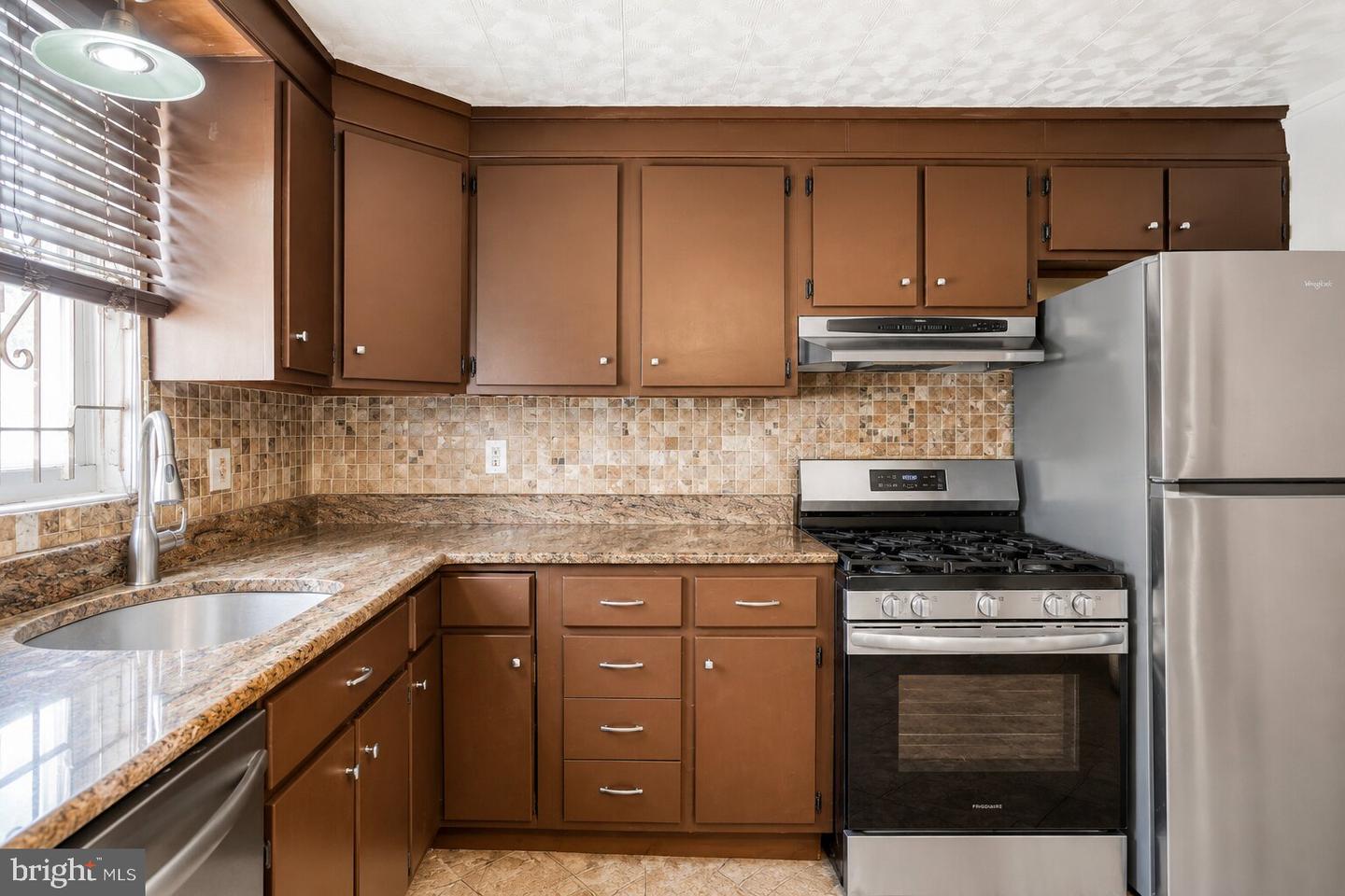 2665-67 Property Photo 6