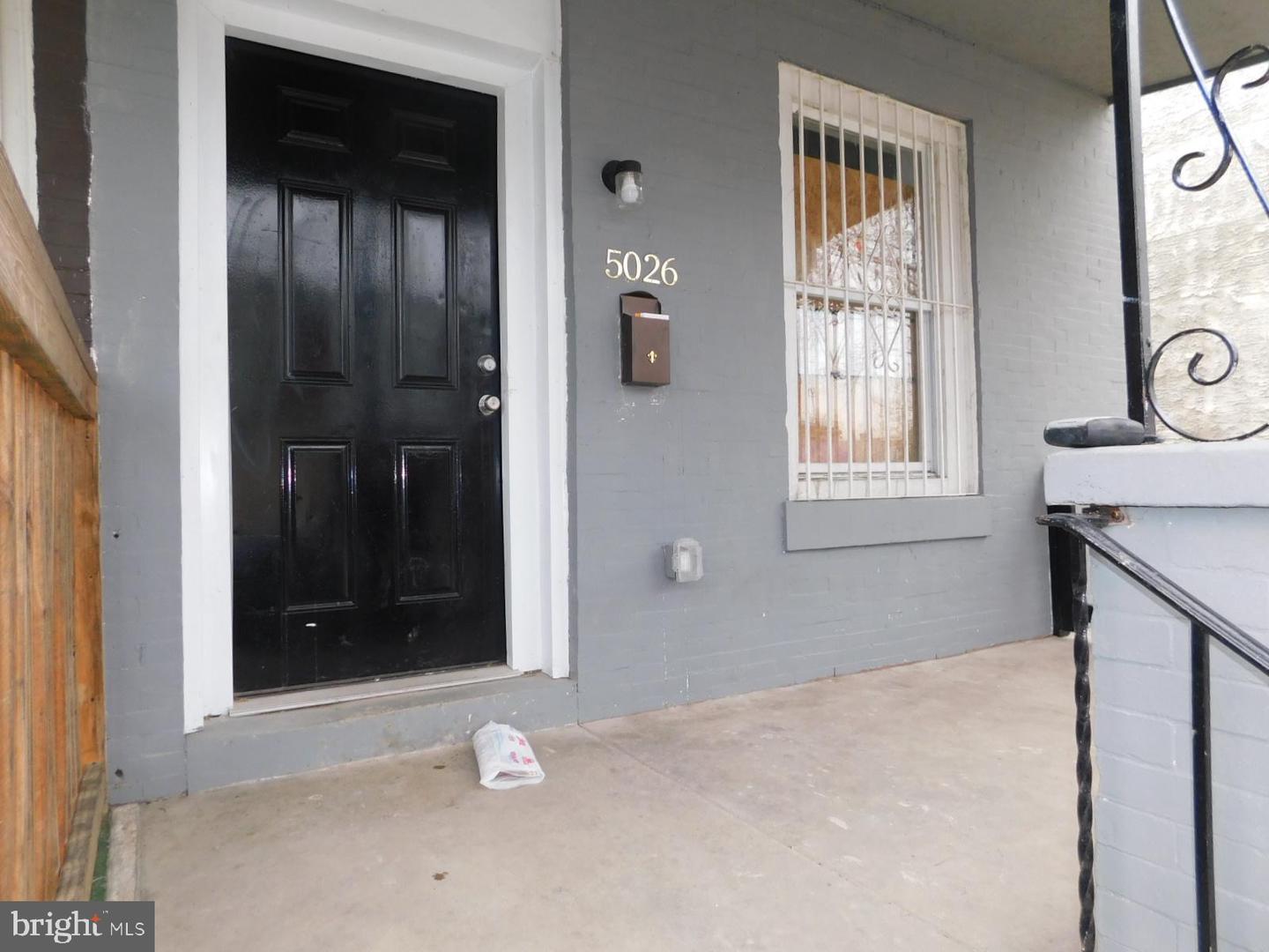 5026 Parrish St Property Photo 1