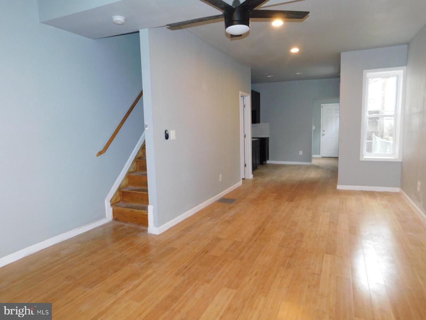 5026 Parrish St Property Photo 2