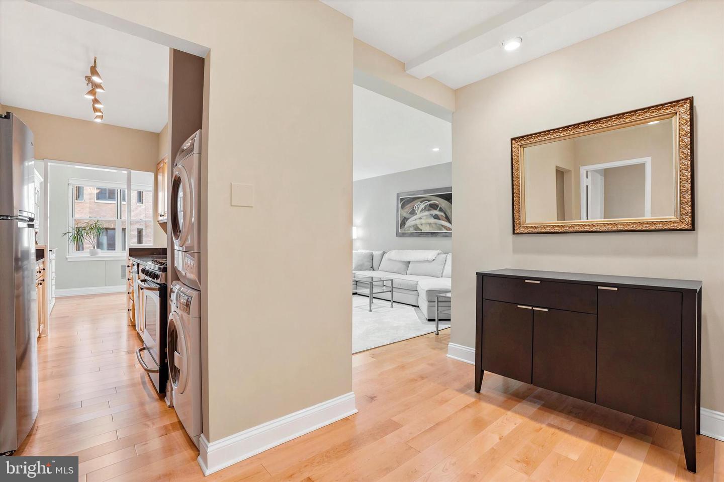 220 W Rittenhouse Sq #5d Property Photo 3